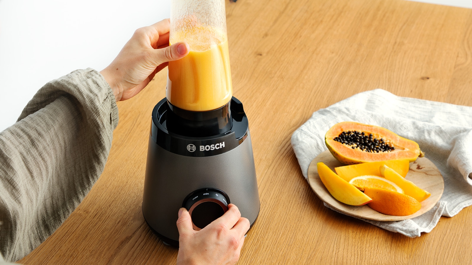 Blender VitaPower Serija 4 1200 W siva MMB6174S