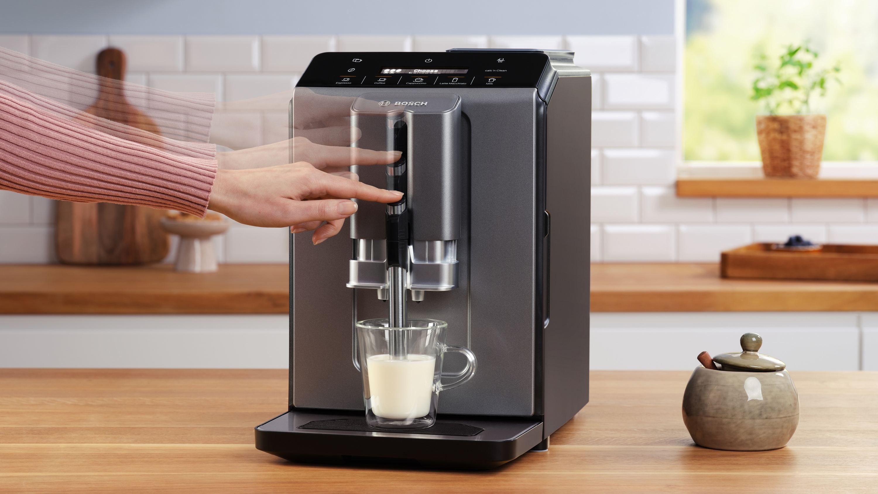 Automatski aparat za espresso kafu Siemens VeroCafe Serie 2 titanijum TIE20504