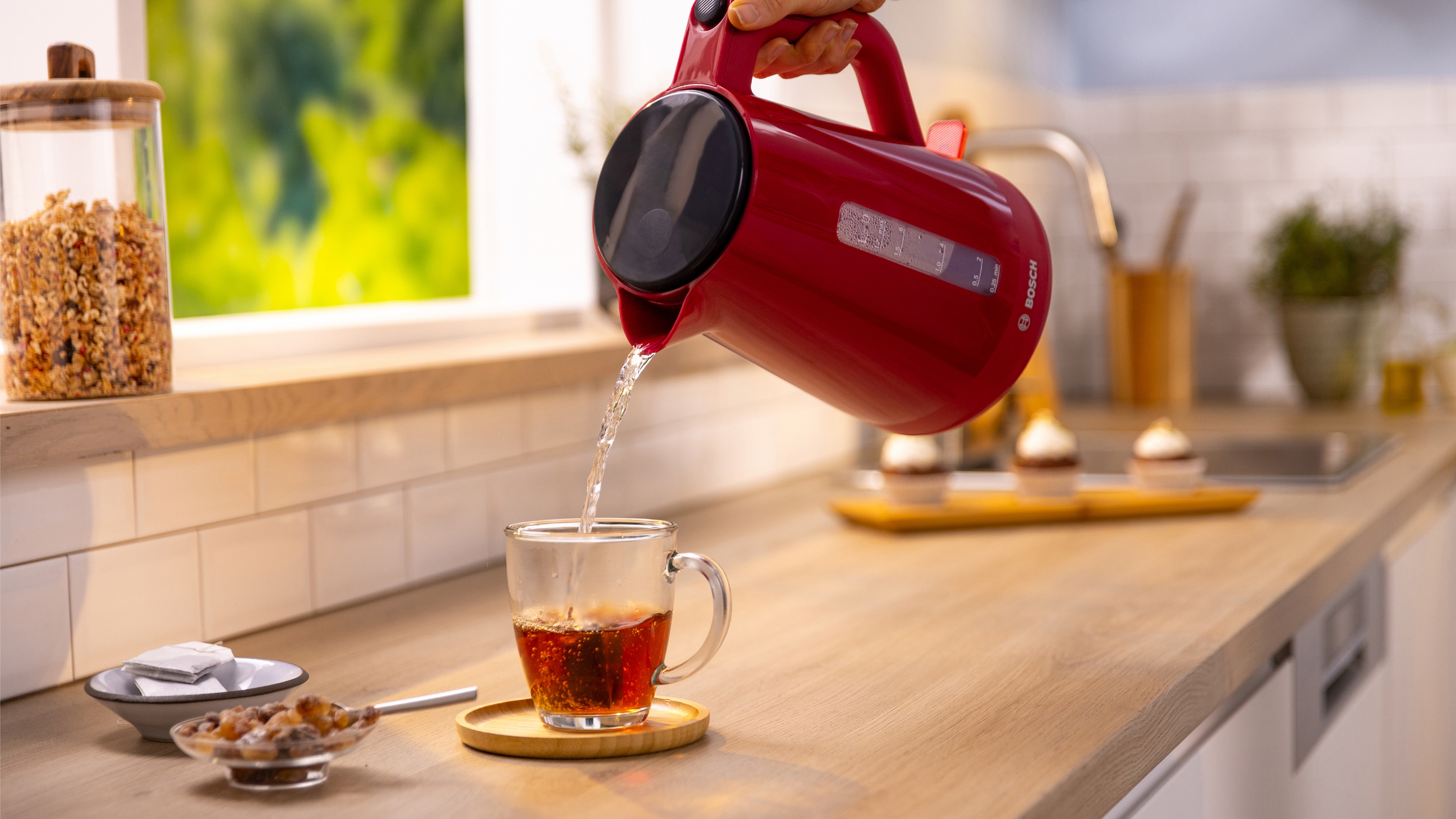 Kuvalo za vodu MyMoment Serija 1 1.7 l Crvena TWK1M124