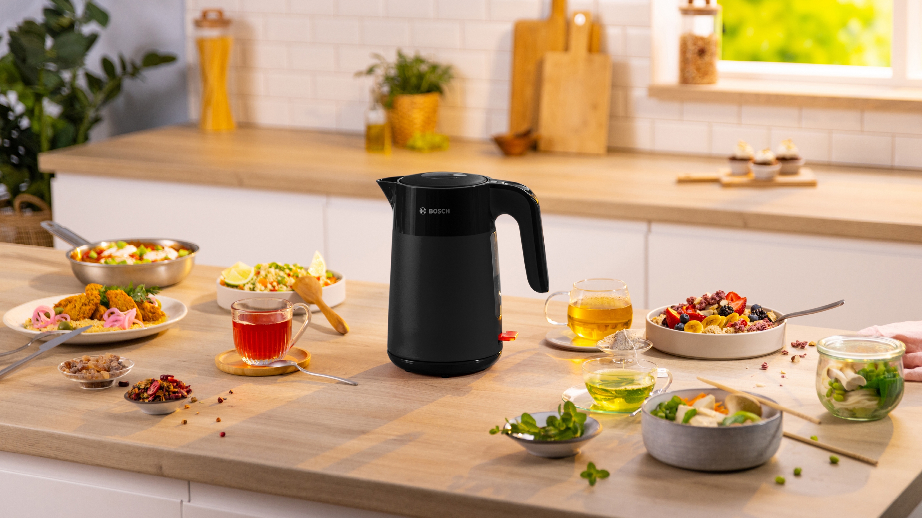 Kuvalo za vodu MyMoment Serija 2 1.7 l crna TWK2M163