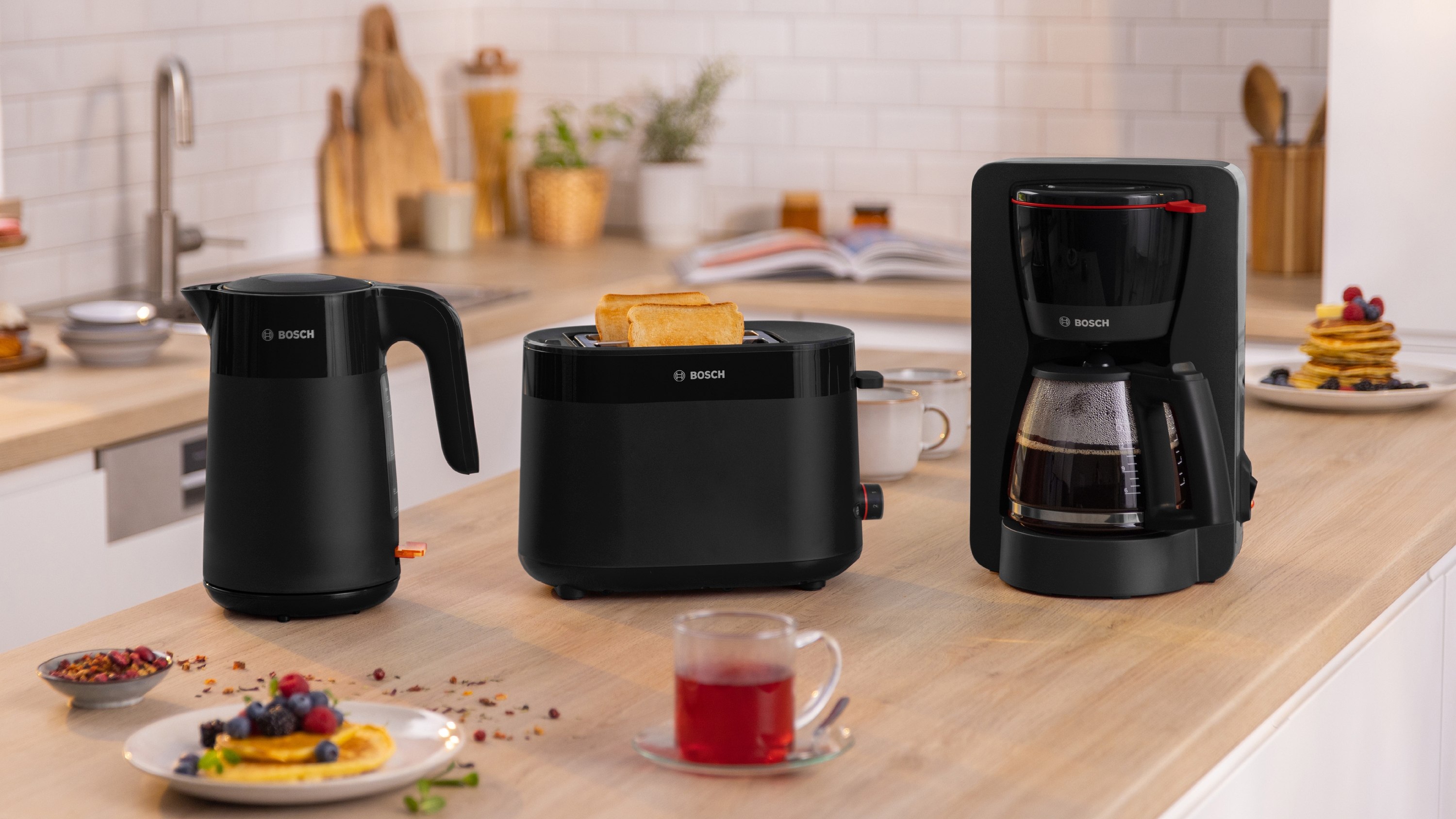 Kuvalo za vodu MyMoment Serija 2 1.7 l crna TWK2M163