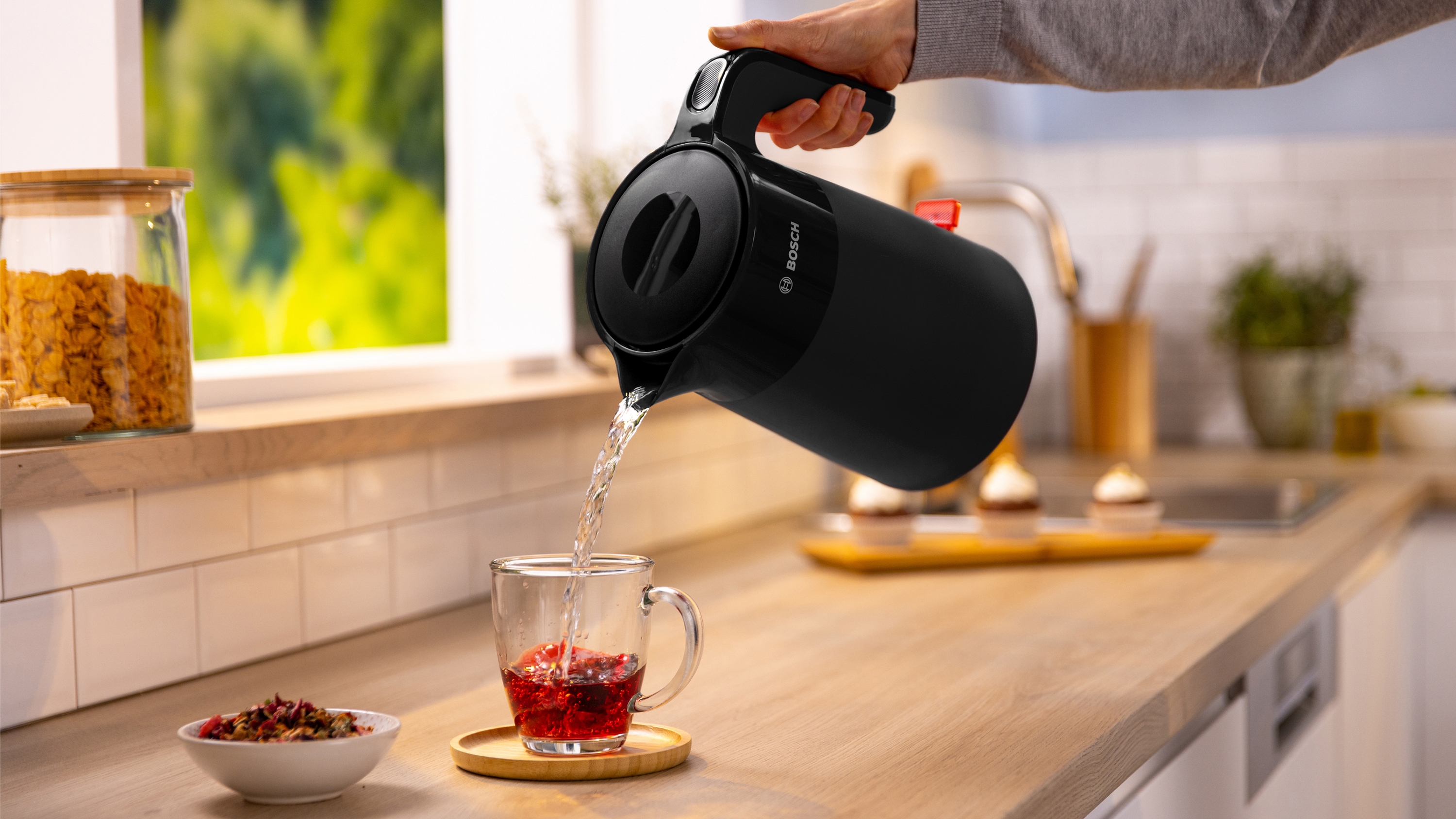 Kuvalo za vodu MyMoment Serija 2 1.7 l crna TWK2M163
