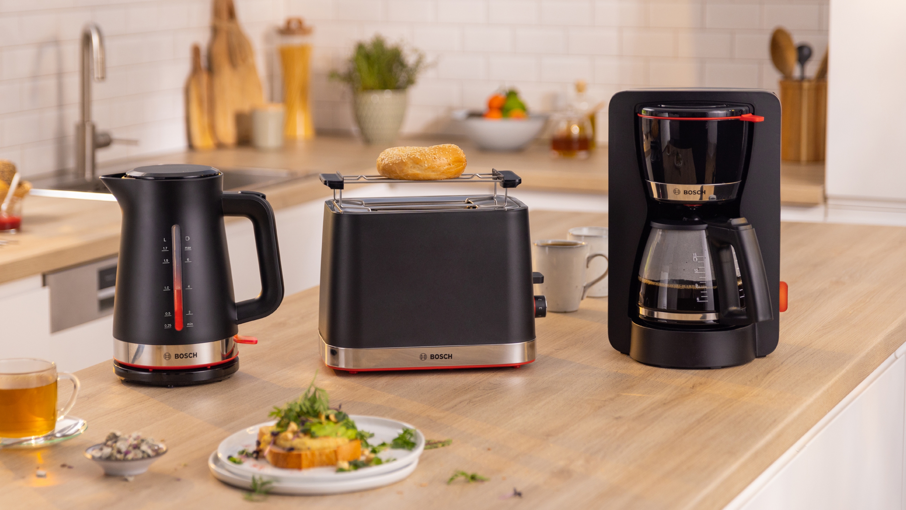 Kuvalo za vodu MyMoment Serija 4 1.7 l crna TWK4M223