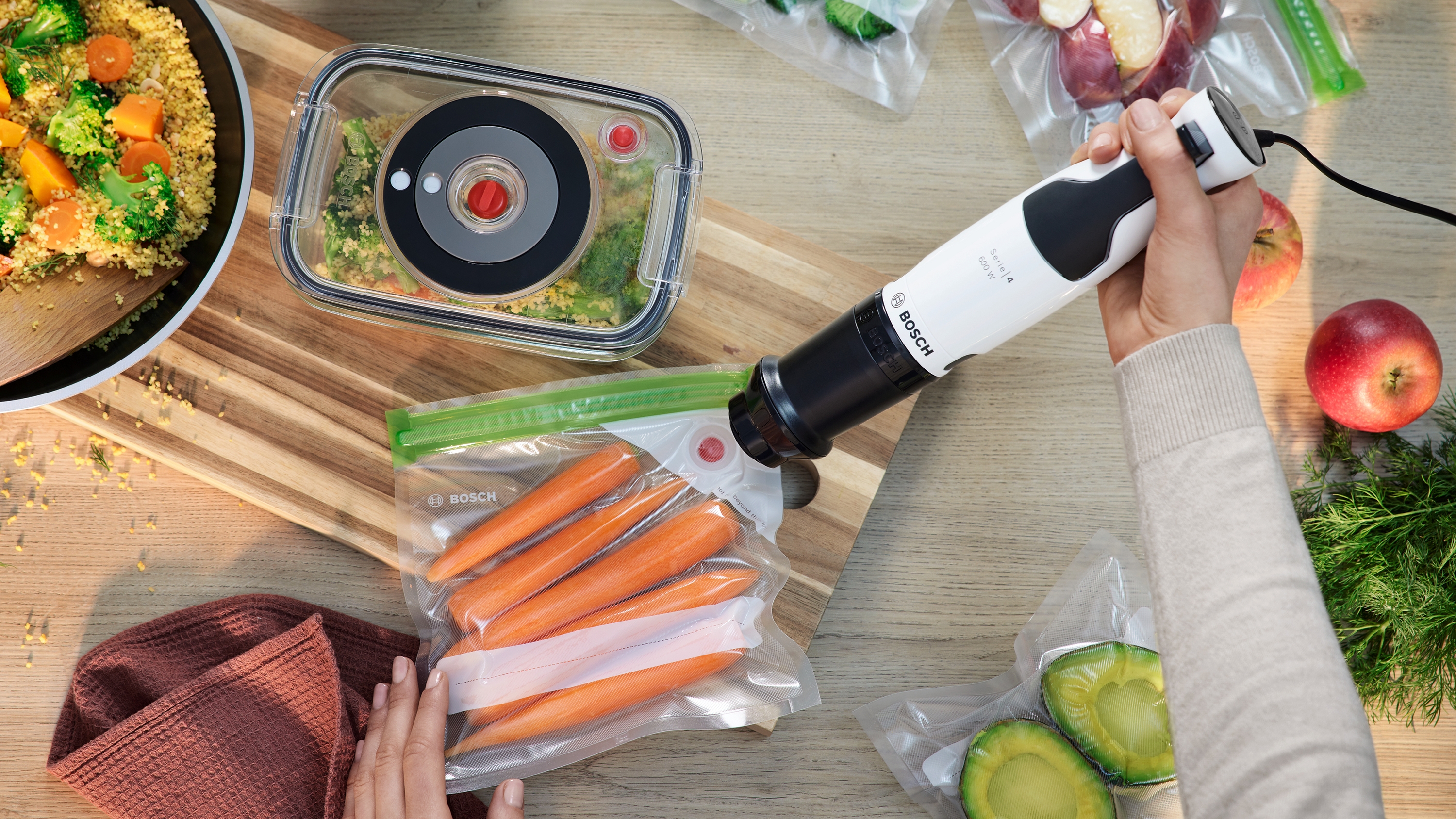 Štapni mikser Serija 4 ErgoMixx 600 W Bela MSM4W221