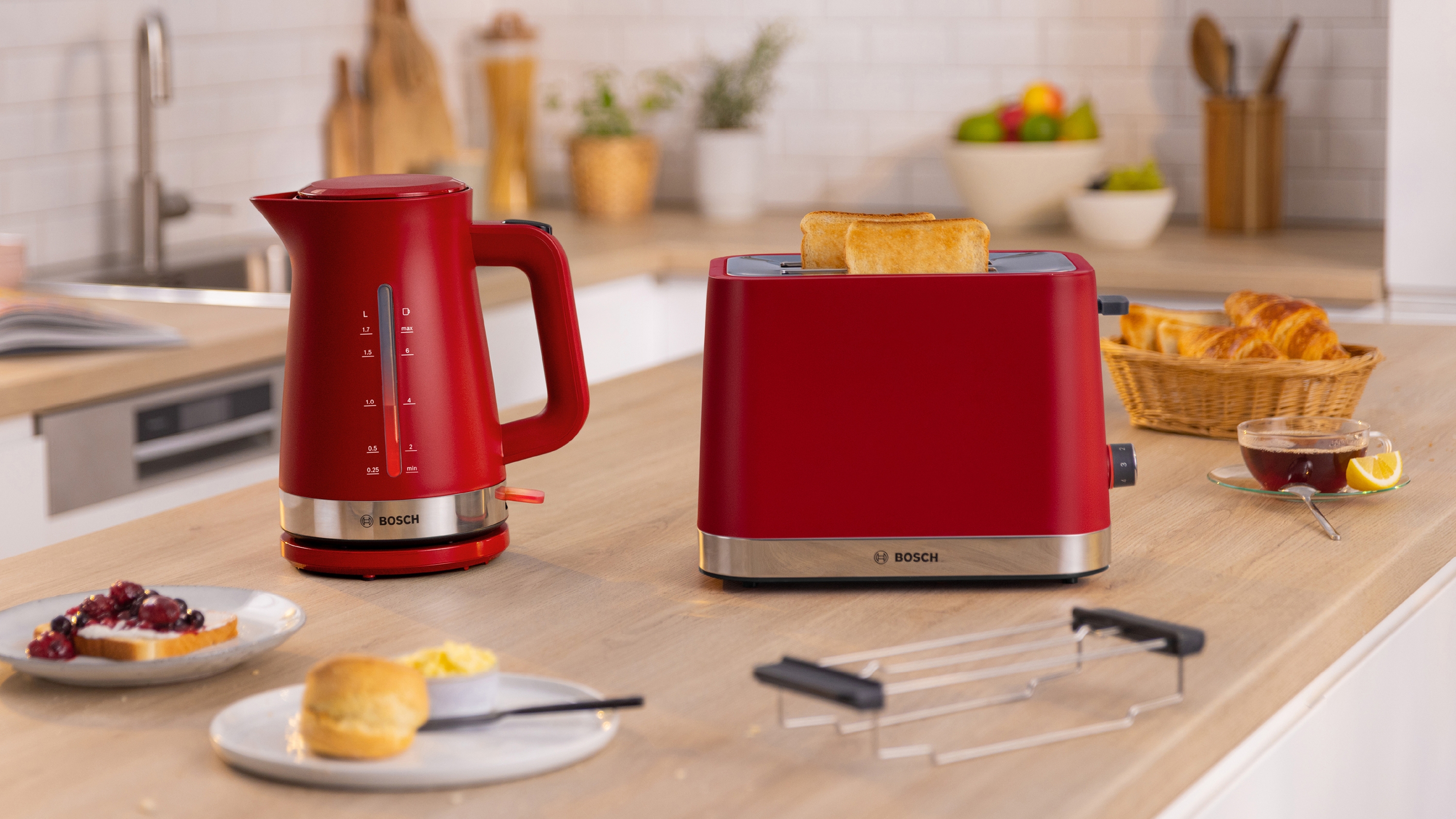 Kuvalo za vodu MyMoment Serija 4 1.7 l crvena TWK4M224