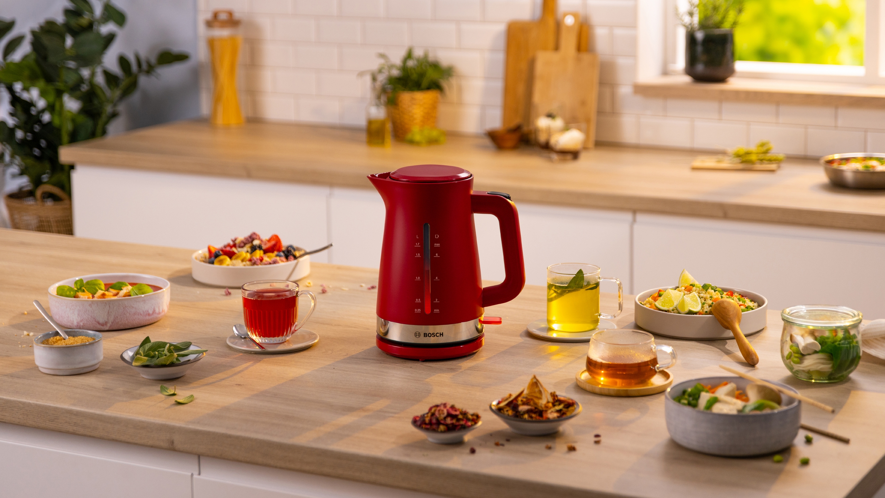 Kuvalo za vodu MyMoment Serija 4 1.7 l crvena TWK4M224