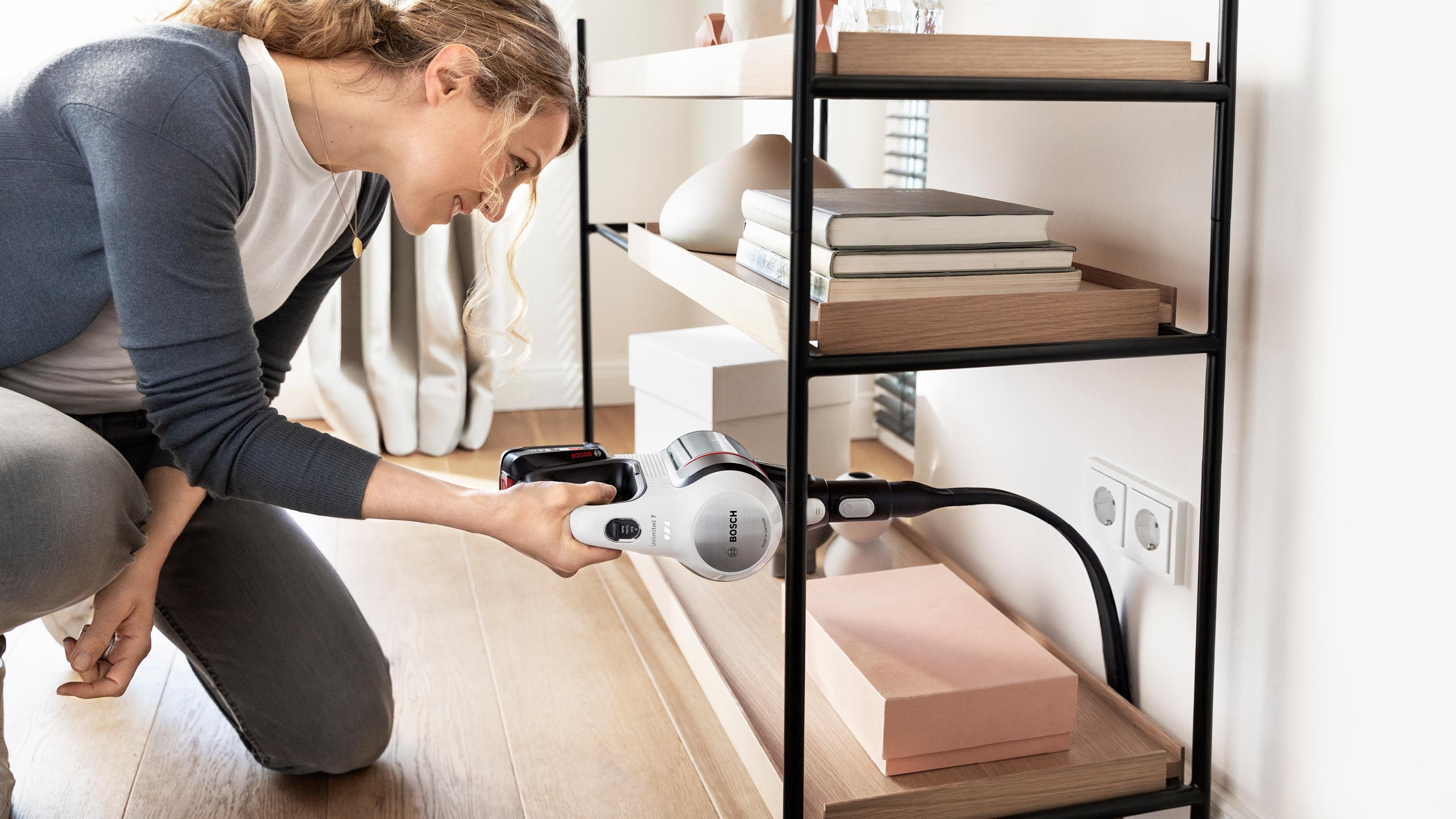 Štapni usisivač na baterije Unlimited 7 BBS711W