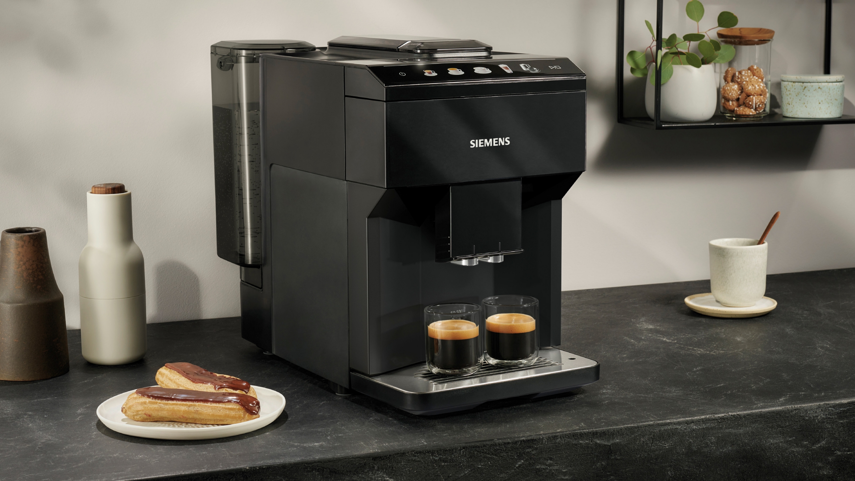 Aparat za espresso kafu EQ500 Siemens automatski u crnoj boji TP511R09