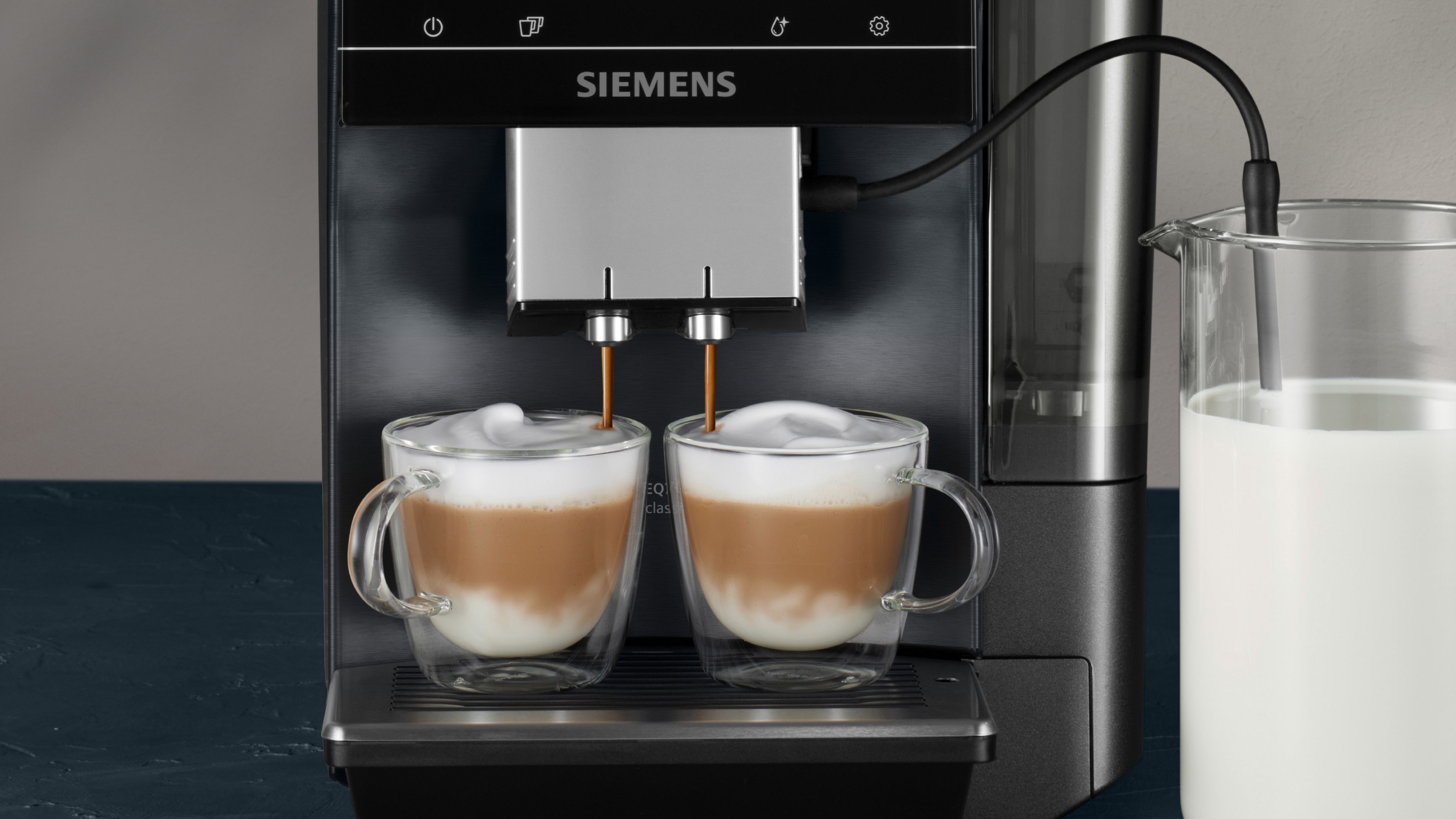 Aparat za espresso kafu EQ700 Siemens automatski u metalik boji TP717R06