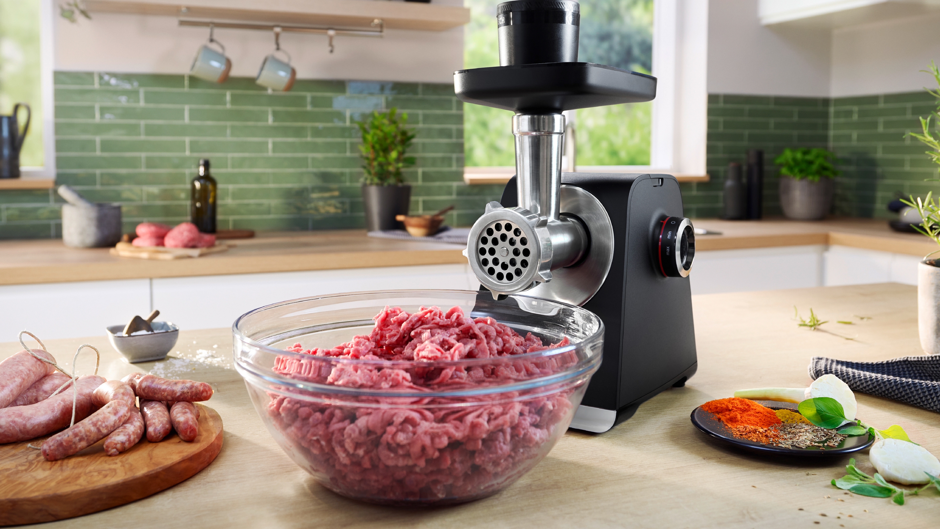 Series 6, Food mincer, MultiPower, 2100 W, Black, silver metalic, MFWS660B