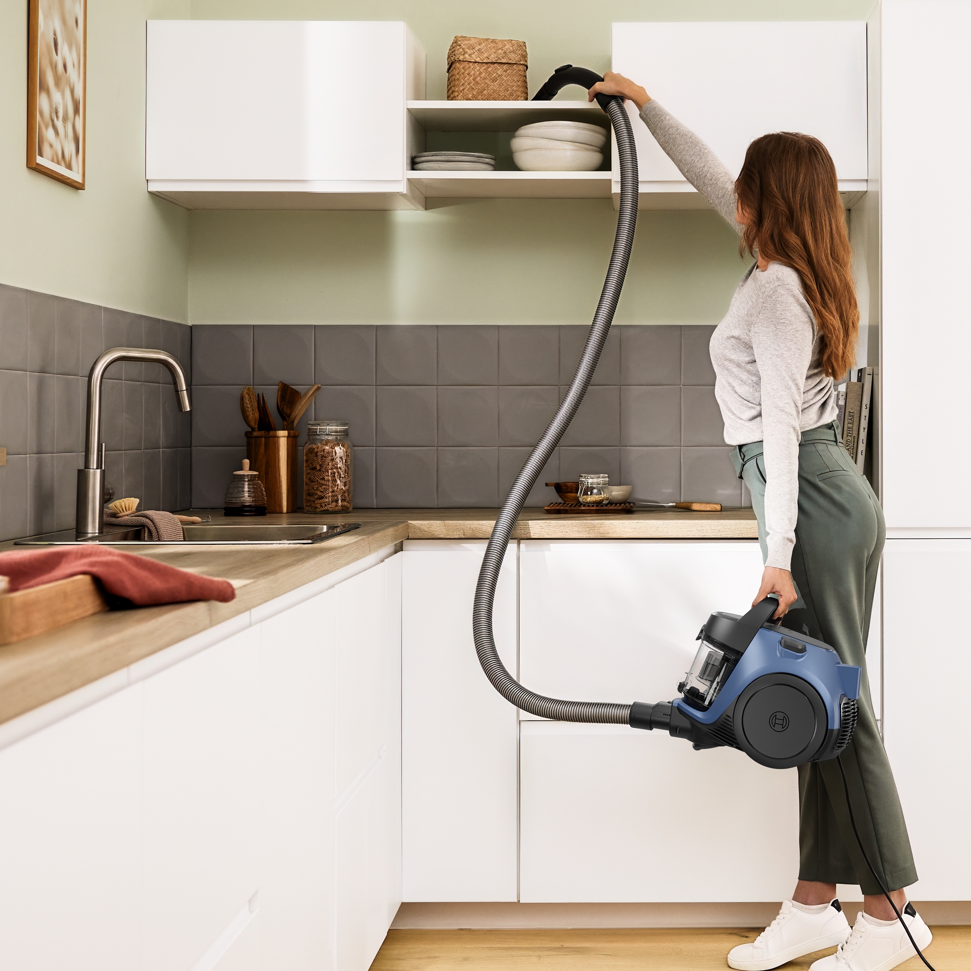 Series 2, Bagless vacuum cleaner, Blue, BGC05LBU2
